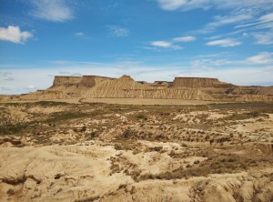 Lee más sobre el artículo Las Bardenas Reales: viaja a otro planeta sin salir de España
